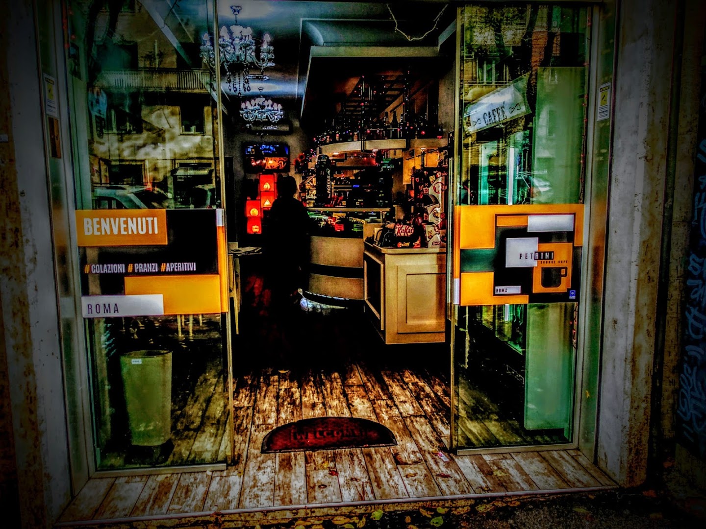 Petrini lounge Cafe · Foto 1